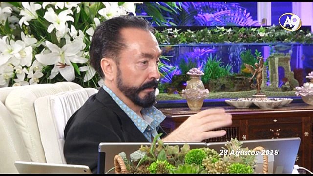 Münafıklar kendilerini diğer insanlardan akılsızca daha kaliteli ve üstün görür