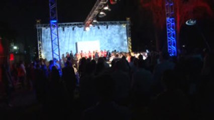 İş Kadınları Engellilerle Podyuma Çıktı