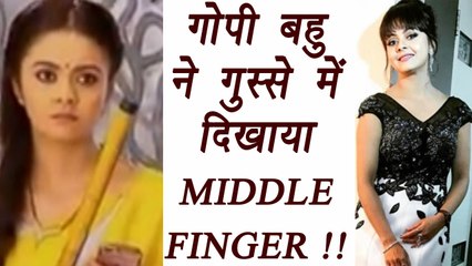 Devoleena Chatterjee AKA Gopi Bahu Shows MIDDLE FINGER at award Function | FilmiBeat