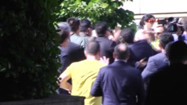 Türkiye'nin Washington Büyükelçiliği Konutu Önünde Arbede