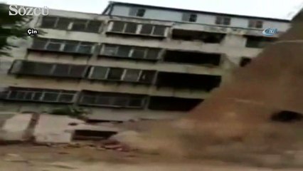 Su kulesi işçilerin üzerine çöktü