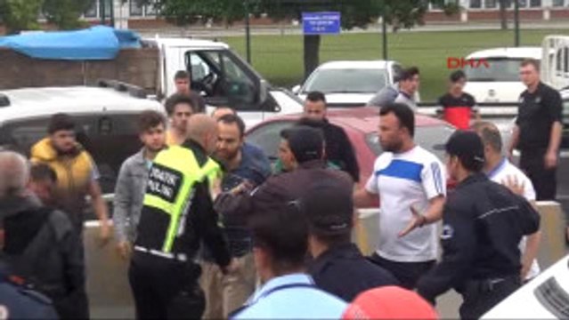 Bursa'da Sıkışmalı Kaza Sonrası Kavga Çıktı Polis Havaya Ateş Açtı