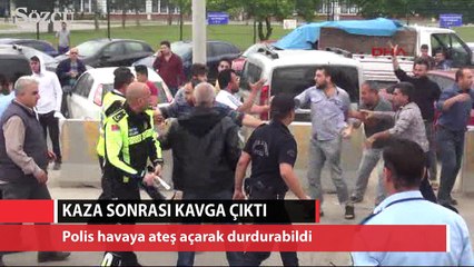 Tải video: Bursa'da kaza sonrası kavga çıktı polis havaya ateş açtı