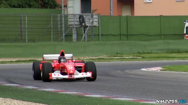 Ferrari F2002 F1 V10 PURE Sound at Imola Circuit!