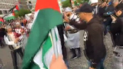 Berlin)- Berlin'de Nakba'nın 69. Yıldönümü Töreni Yapıldı- En Uzun Filistin Bayrağı Sergilendi
