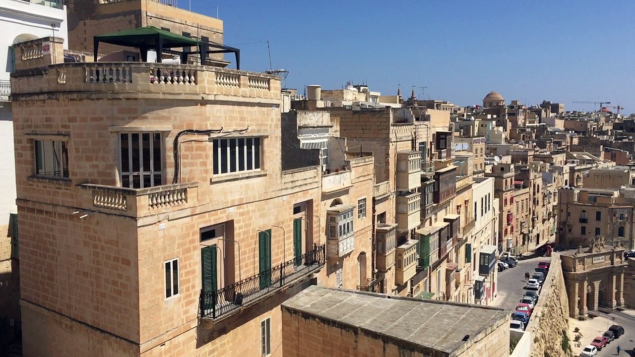 la spectaculaire arrivée à Malte ce matin à 8h