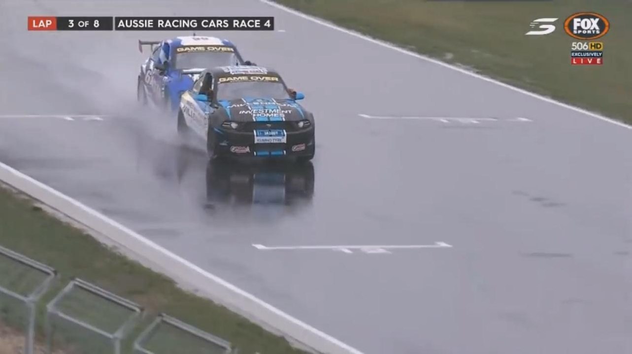 Greastest Car Control Ever (In the Wet) - Aussie Racing Cars 2017 - Symmons Plai