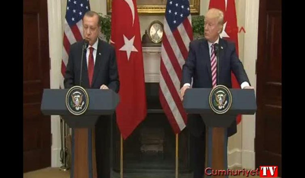 Erdoğan: "YPG/PYD terör örgütü" dedi, tercüman "YPG/PYD" diye çevirdi
