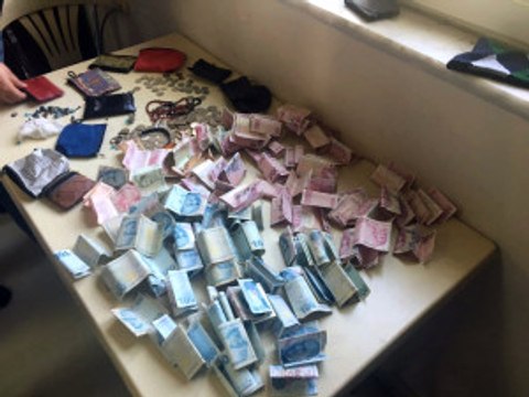 Dilencinin Üzerinden 10 Asgari Ücret Çıktı