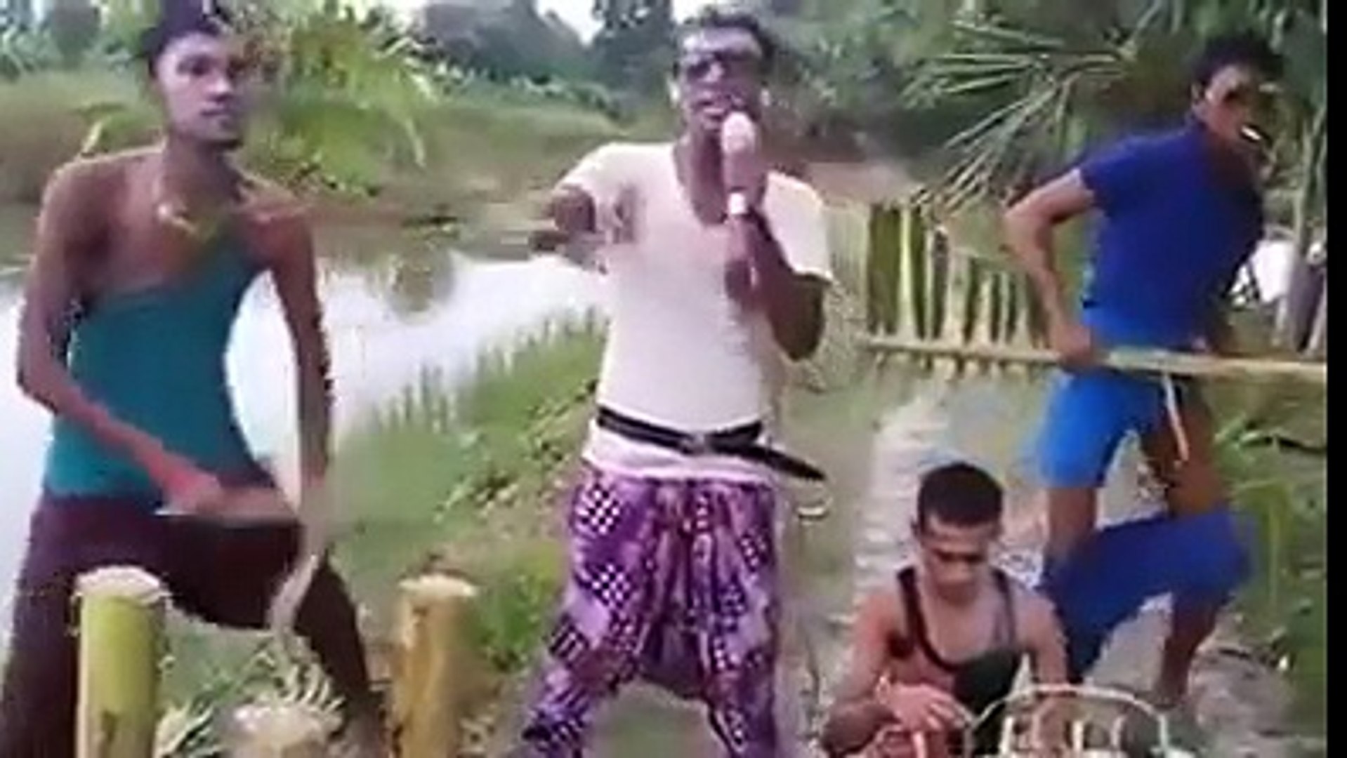⁣Bangladeshi village FUNNY DJ  Party Music video song. Bangla funny song