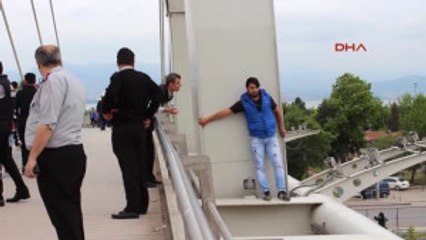 Kocaeli Üst Geçitte Intihar Girişiminde Bulundu