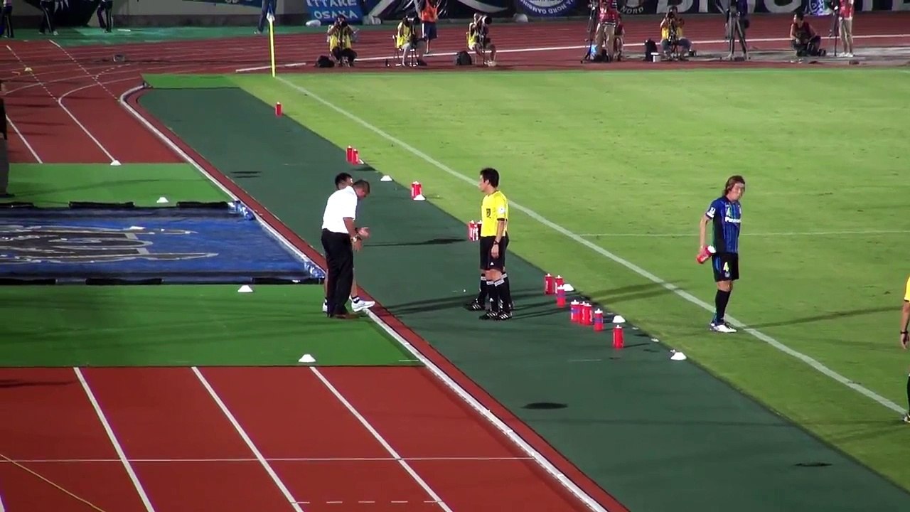 20130811 アビスパVSガンバ大阪　プシュカ抗議ジェスチャー
