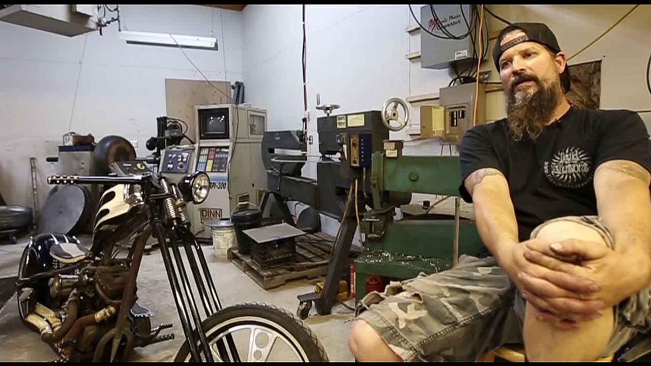 Builder Buzz // Pat Patterson Led Sled Customs