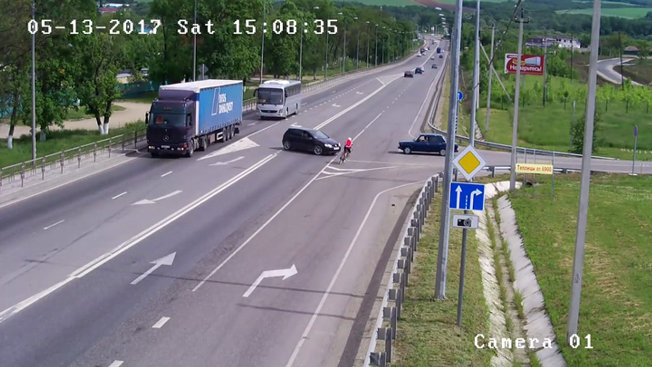 Un cycliste se fait renverser parce qu'il est mal placé sur les voies