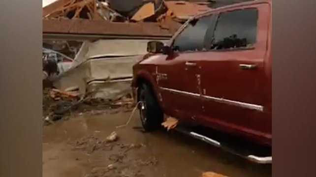 Tornadoes sweep through western Oklahoma, at least one killed