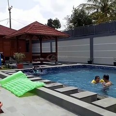 Bilqis Khumairah Razak Berani Renang Sendri di Temani Ayah