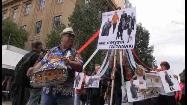 Grecia vive la primera huelga general del año contra los nuevos recortes