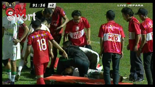 Terrible !!! Tedi Berlian Not Sad After Falling | Persijap vs PSS Sleman | Indonesian League