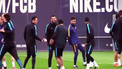 Neymar invente un geste technique que personne n'arrive à reproduire