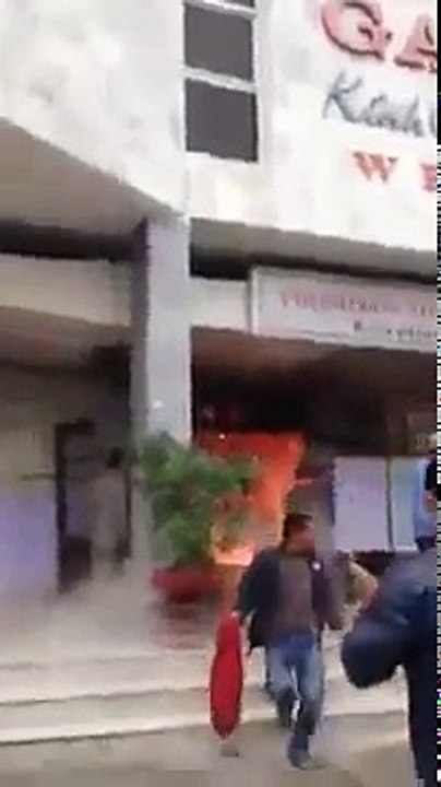 Ga Vinh bị ném bom xăng