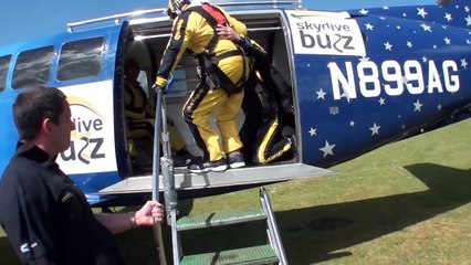 Download Video: Saut en parachute à 101 ans... Record du monde !