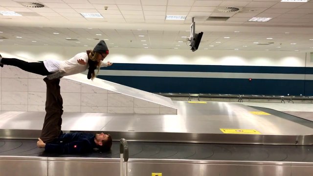 Comment s'occuper à l'aéroport en attendant les bagages...