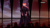 Monica Bellucci et Alex Lutz dansent sur Piensa en mi ! - Festival de Cannes 2017