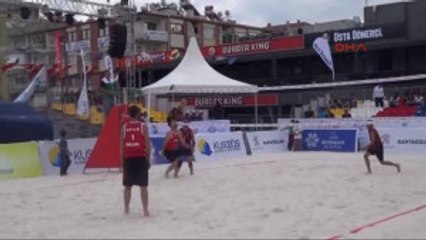 Aydın'da Plaj Voleybolu Heyecanı