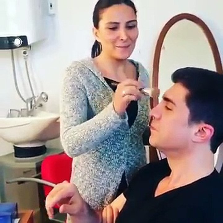 Ozcan Deniz ermeni mahnisi oxudu