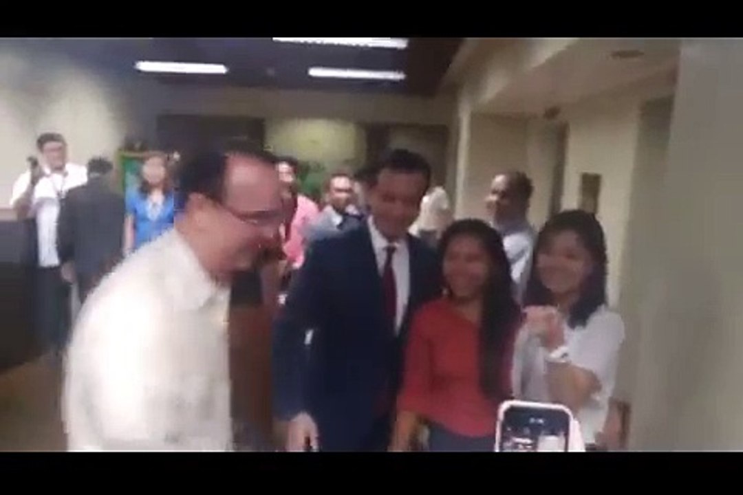 On his last day at the Senate Cayetano shakes hands with Trillanes