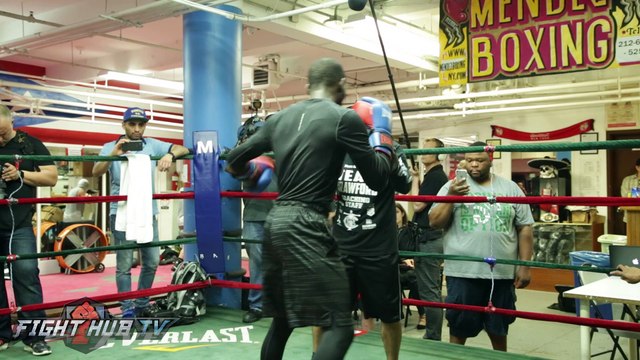 Crawford vs. Diaz - Terence Crawford putting in work on the mitts in media workout