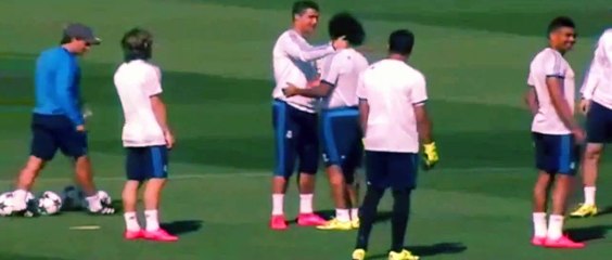 Funny Real Madrid players queue up to hug Cristiano Ronaldo in training