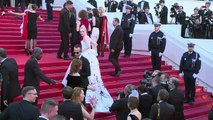Cannes: les stars de la soirée d'ouverture sur le tapis rouge
