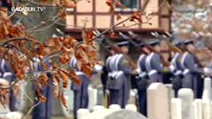 Joven Fue al Funeral de su amigo Vestido de Mujer, Cuando Descubrieron la Razón Todos Lloraron!!