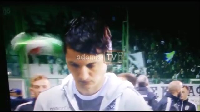 PAOK's Coach Vladimir Ivic Gets A Bottle In The Head vs Panathinaikos!