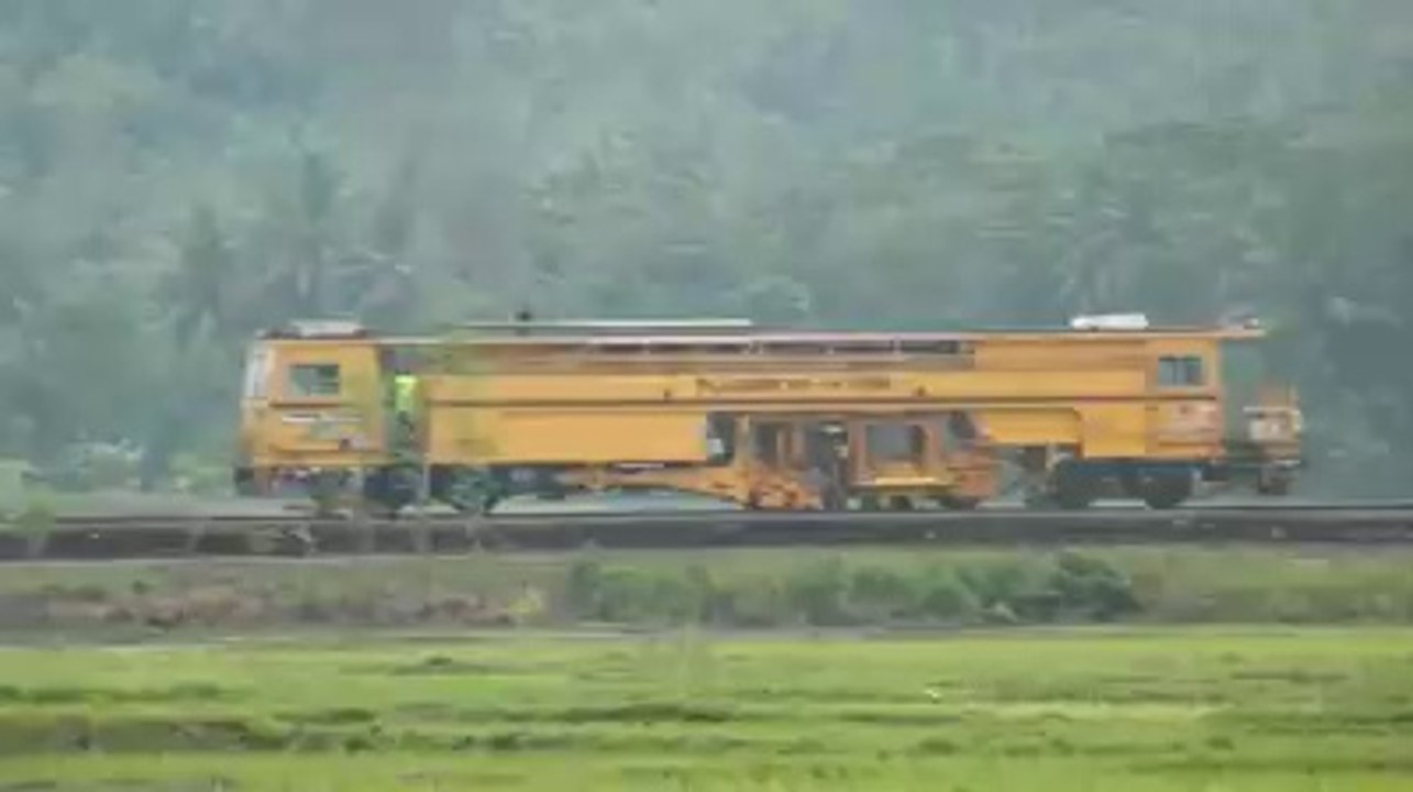 Kereta Plasser & Theurer MTT 08 - 32 U PT KAI Di Kebumen