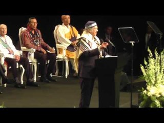 jewish rabbi on stage at myhammad ali funeral EsNews Boxing