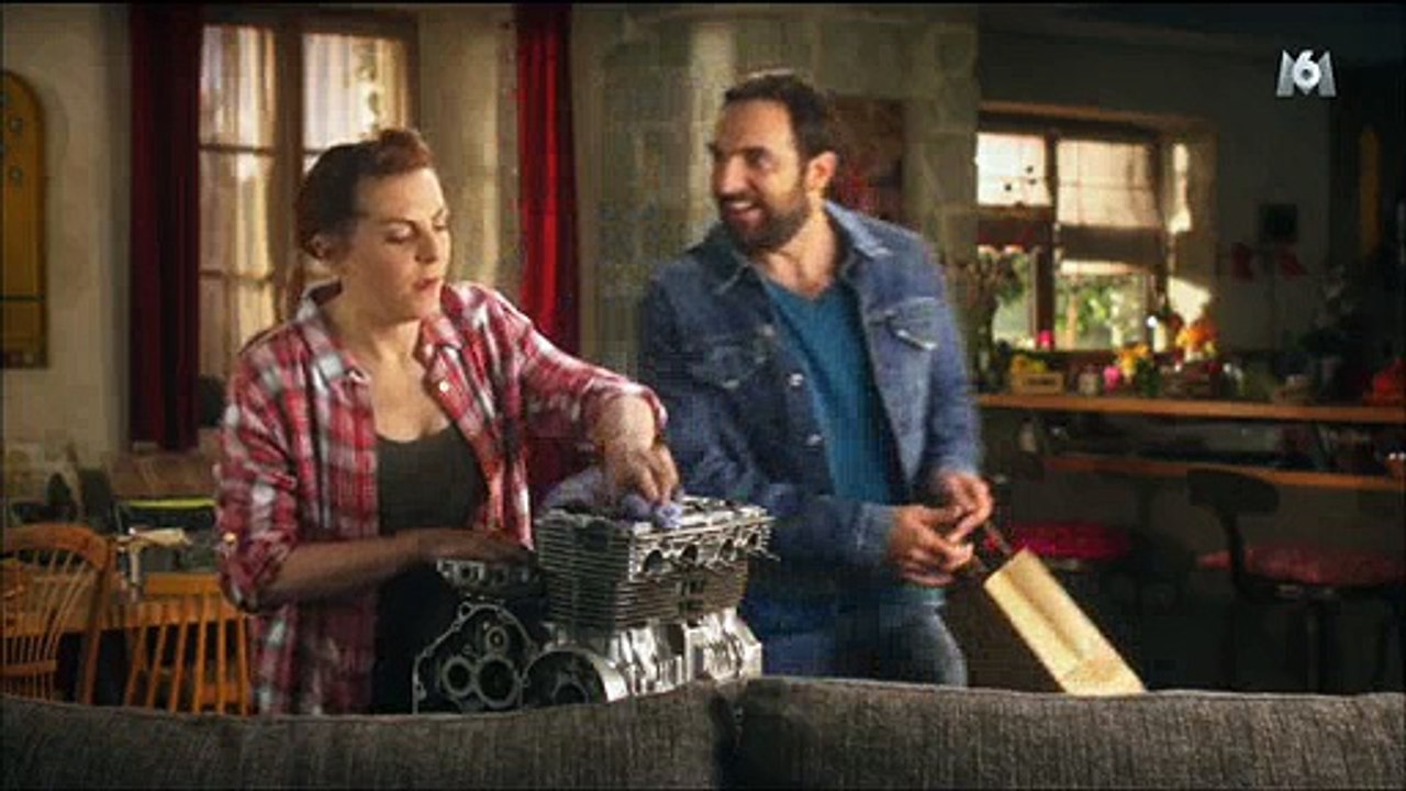 M6 fait-elle l'apologie de la violence conjugale ? Un sketch de "Scènes de ménages" fait polémique - Regardez