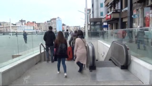 Taksim'de Yürekleri Sızlatan Görüntü