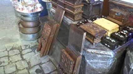 Evlilik Sezonu, Çeyiz Sandığı Satan Esnafın Yüzünü Güldürdü