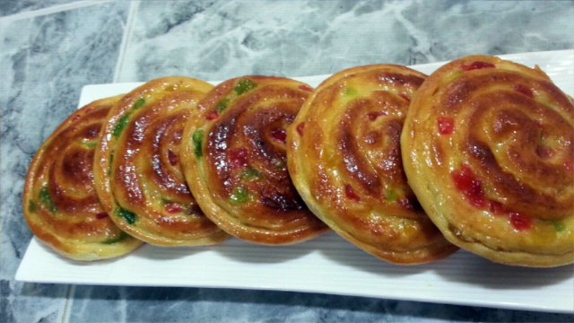 فطائر سهلة و لذيذة بالكريم باتيسير و الفواكه المعسلة روعة في المذاق