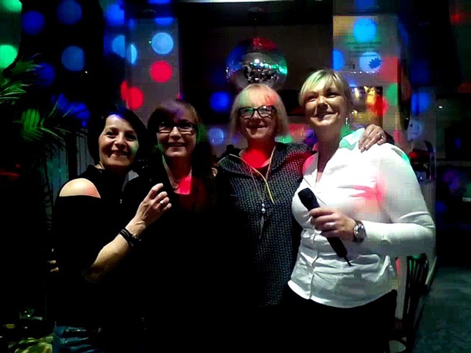 Maryline, Simone, Marie et Séverine interprètent "Pourvu qu'elles soient douces" de Mylène Farmer