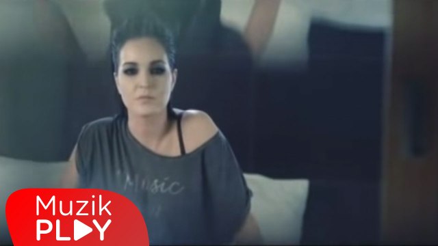 Bengü - Kalbi Olan Ağlıyor