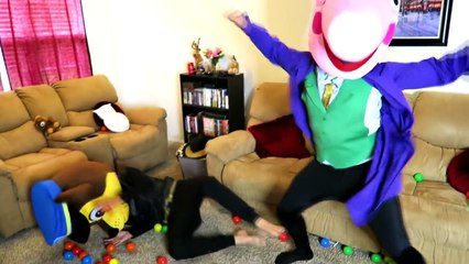 SPIDERMAN Turns Into a Shark and Does Battle with an Angry Shark - Superhero Shark Attack on DCTC