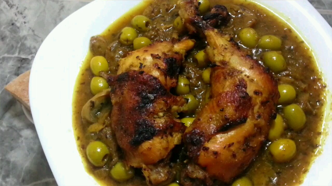 طبق مغربي بالدجاج و الفطر