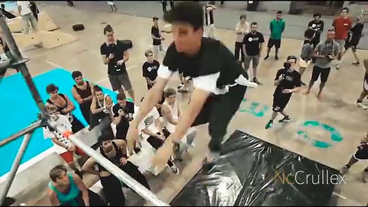 PEOPLE ARE AMAZING 2016 (Extreme Parkour)