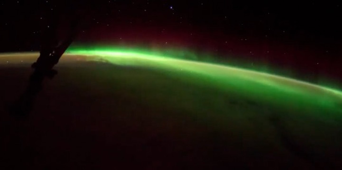 Depuis l'espace, Thomas Pesquet filme une aurore boréale en timelapse