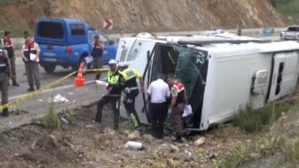 Pamukkale'ye Giden Ukraynalı Turistler Kaza Yaptı: 2'si Ağır 17 Yaralı