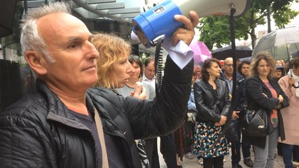 Boulevard Foch, les agents du Département manifestent