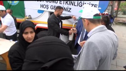 Bakırköy'de Tankerle Süt Dağıtımı